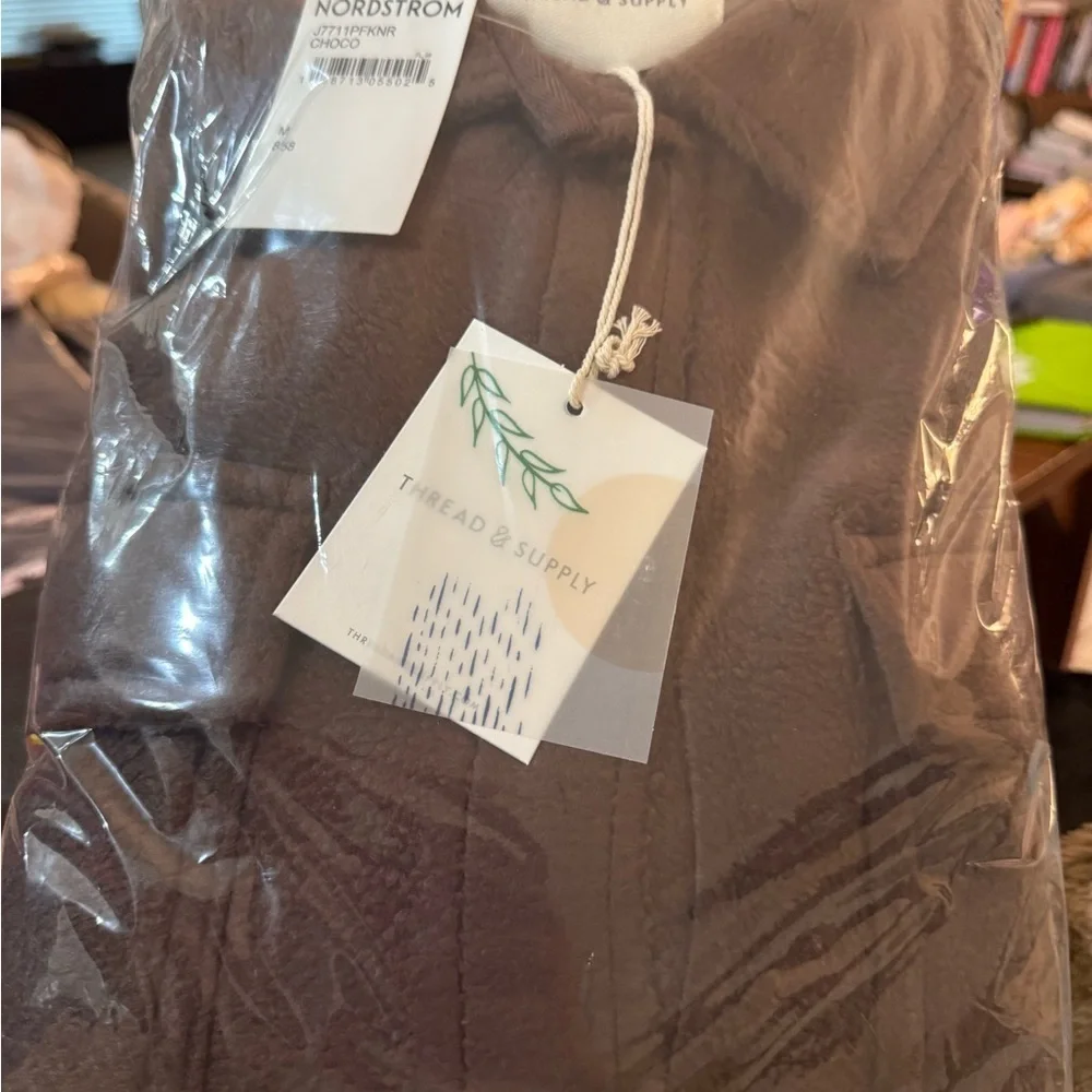 Thread & Supply Cozy Polar Fleece Shacket aka Shirt Jacket NWT M Chocolate Brown - Picture 9 of 10